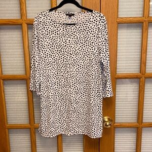 EUC Alfani Black & White Tunic